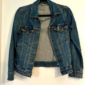 XS Levi’s Jean jacket